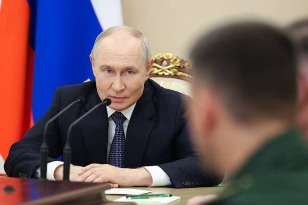 Russia: Vladimir Putin chairs a meeting in Moscow