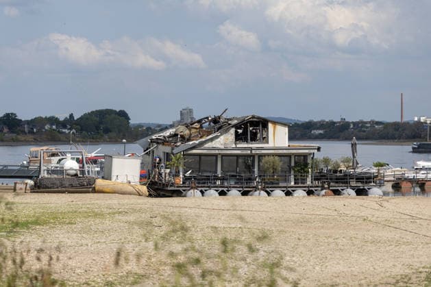 North Rhine-Westphalia: Major fire at the Sürth boathouse in Cologne