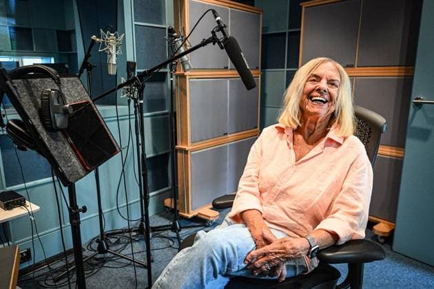 Celebrity: Photo opportunity with Germany’s oldest voice actress, Luise Lonow, in Berlin