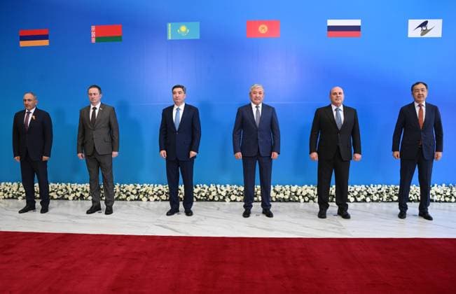 Kyrgyzstan, Eurasian Council of Governments in Cholpon-Ata