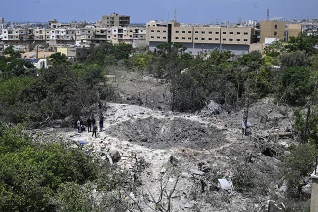 War in the Middle East, Lebanon, Israeli air strike on Burj al-Shamali