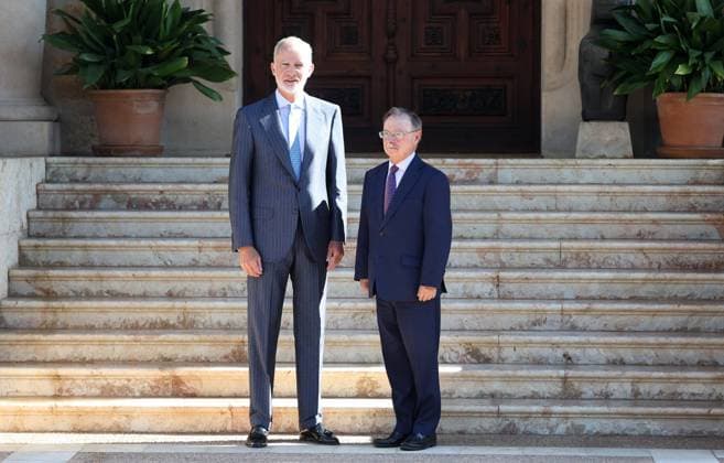 Palma de Mallorca: King Felipe VI meets the Mayor of Ceuta, Juan Jesús Vivas Lara