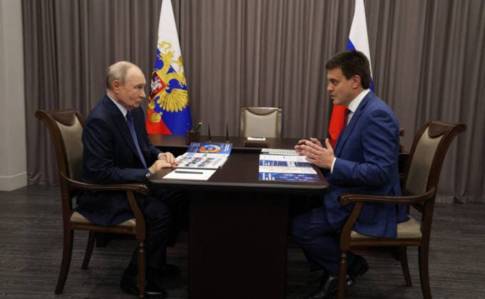 Russia: Vladimir Putin meets Mikhail Kotjukov in Moscow