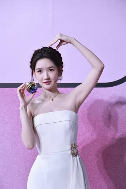 China: Wang Yuwen at the Shiseido fan meeting in Hangzhou