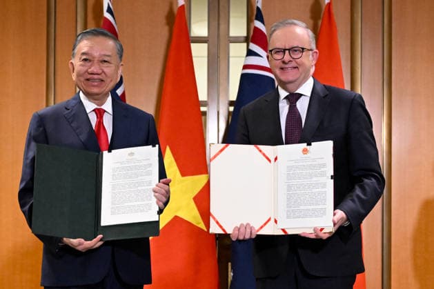 Australia: Anthony Albanese welcomes To Lam to Canberra