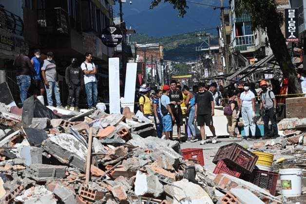 Major earthquake in Colombia: impressions from Pereira