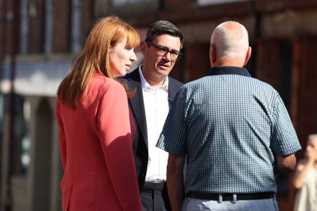 United Kingdom: Andy Burnham visits Ilkeston