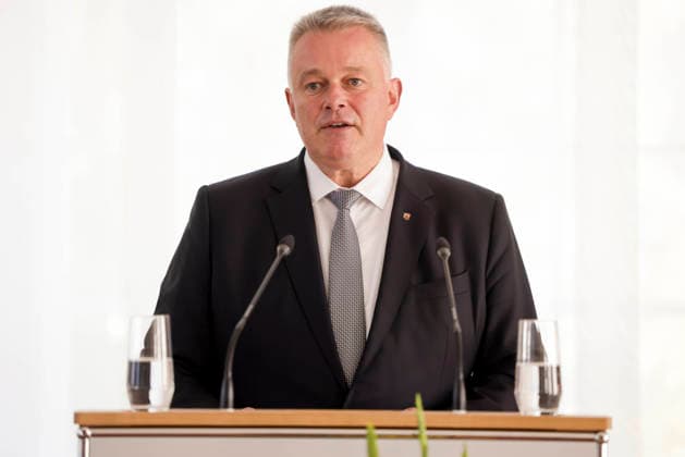 Mainz: Georg Schnieder awards honours at the State Chancellery of Rhineland-Palatinate