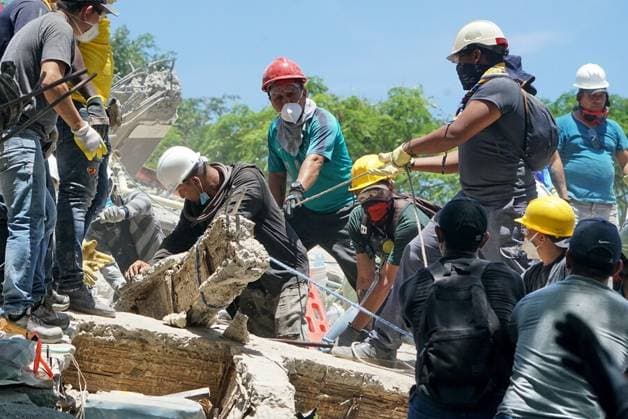 Major earthquake in Colombia, clean-up operations and distribution of relief supplies