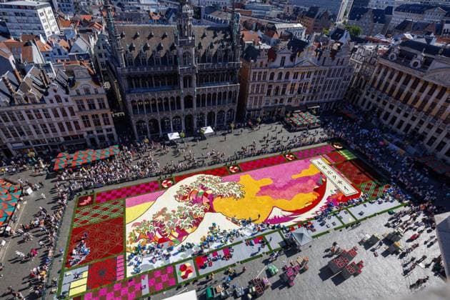 Belgium, installation of the Flower Carpet on the Grand-Place in Brussels