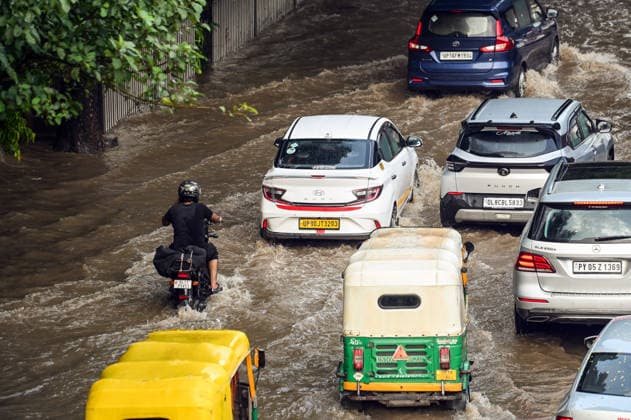 India, Heavy rain in New Delhi