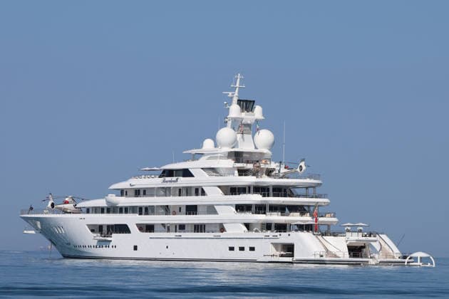 Celebrity, Jeff Bezos’s yacht in Forte dei Marmi