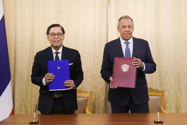 Russia: Sihasak Phuangketkeow meets Sergei Lavrov in Moscow