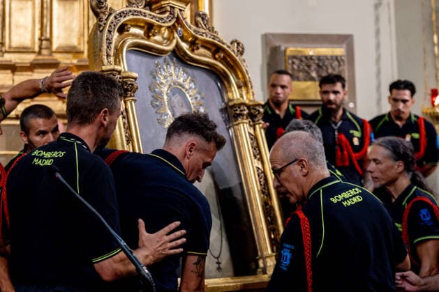 Spain: Celebrations in honour of the Virgin of La Paloma in Madrid