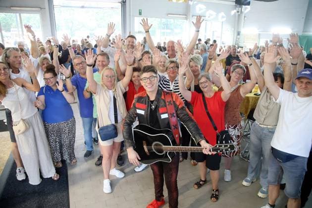 Music: Schlager party with Davin Herbrüggen at the Köster car dealership