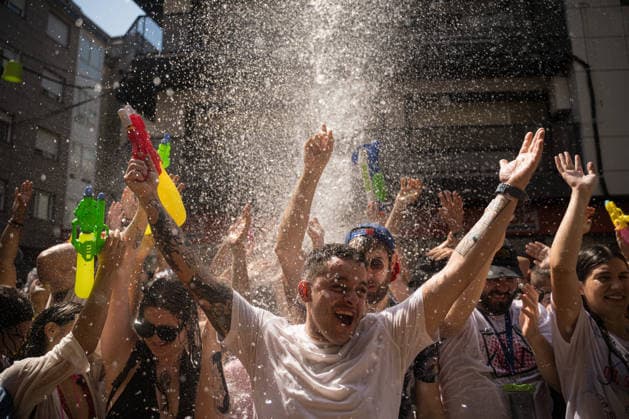 Spain, Water Festival in Vilagarcia de Arousa