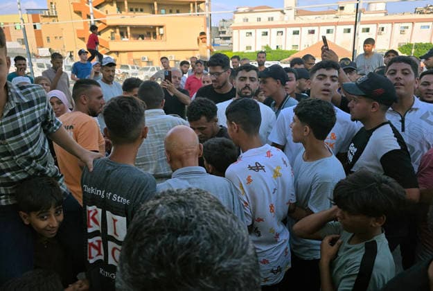 Middle East conflict: Relatives welcome those released from detention in Khan Younis