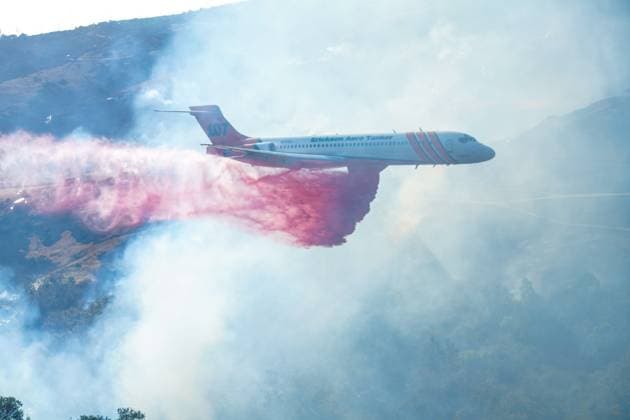 USA: Sorrento Fire threatens residential areas in San Diego