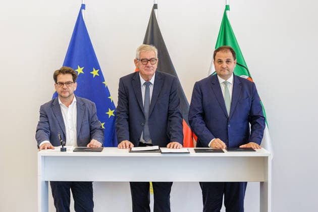 North Rhine-Westphalia: Signing of a joint declaration in support of the Cologne-Rhine-Ruhr bid in Düsseldorf