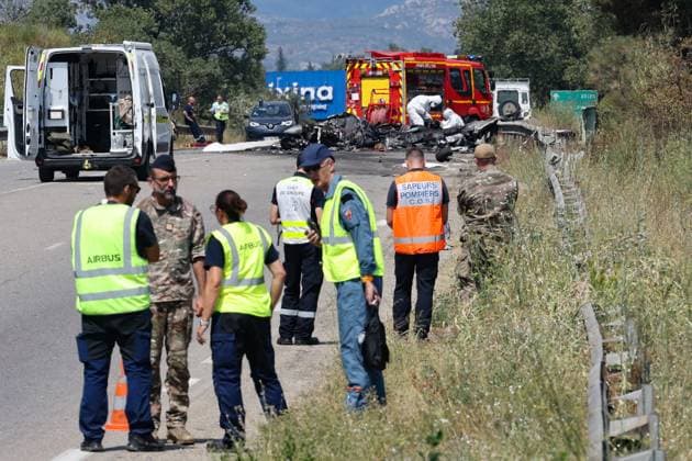 France: Military aircraft crashes near Salon-de-Provence
