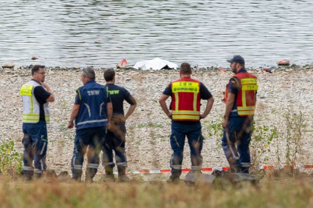 North Rhine-Westphalia: Controlled detonation of a World War II bomb in the River Rhine at the Rheinaue in Bonn