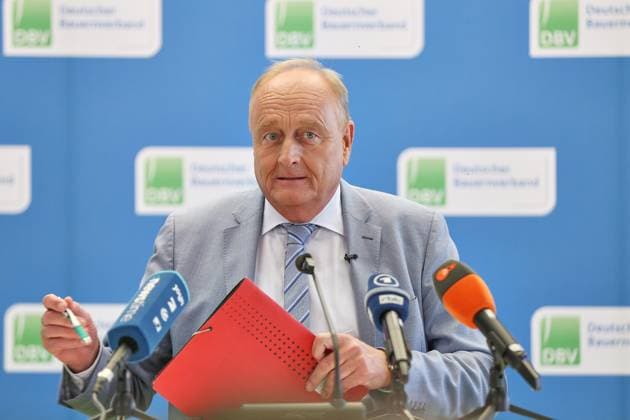 Berlin, Farmers’ Association press conference on the harvest review