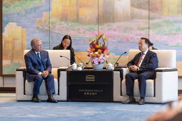 China: King Abdullah II of Jordan is received by the Mayor of Shanghai
