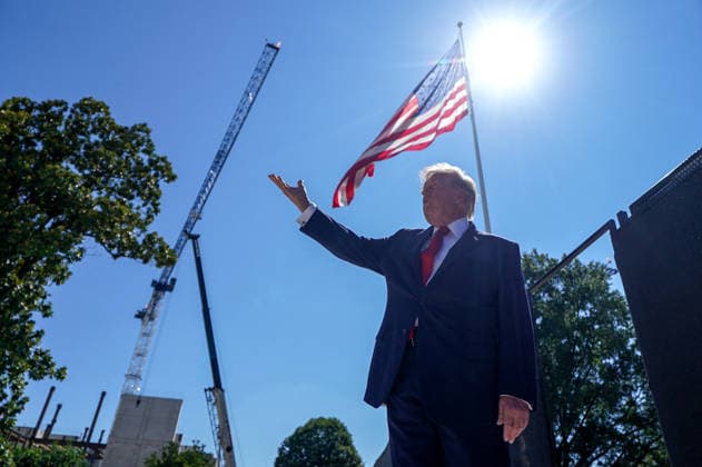 USA: Donald Trump visits the new helipad outside the White House in Washington DC