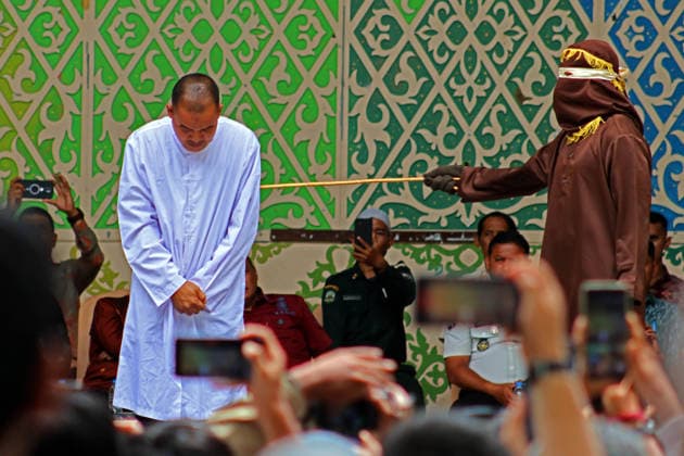 Indonesia: public punishment of people in Banda Aceh