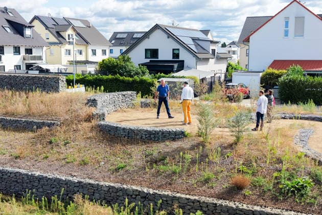 Hesse: Inauguration of the Griesheim Dune as a natural noise barrier between the new housing development and the farms