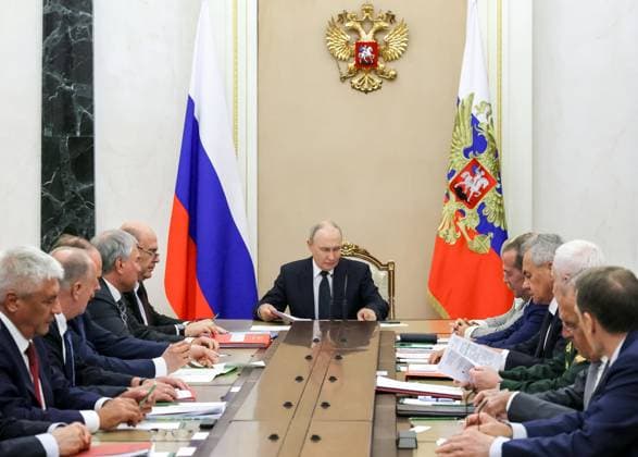 Russia: Vladimir Putin chairs a meeting in Moscow