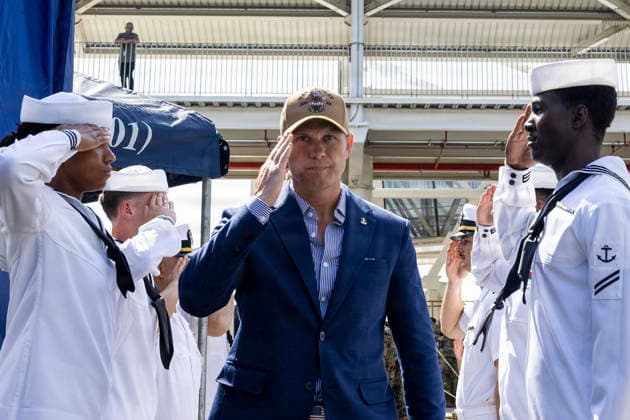 Panama: Pete Hegseth boards the USS Gridley in Panama City