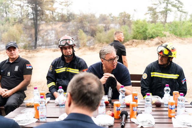 Serbia: President Aleksandar Vučić visits the area affected by the wildfire near Umarak