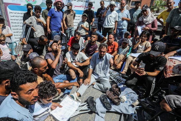 Middle East conflict, Gaza, protest in Khan Younis calling for medical evacuations