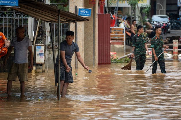 Vietnam: Clean-up operations following flooding caused by Typhoon Narra in Lang Son