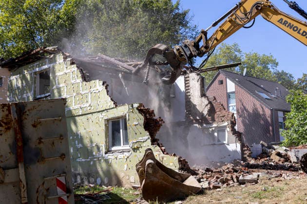 North Rhine-Westphalia, Litterode neighbourhood project, demolition of housing estate properties in Essen-Leithe
