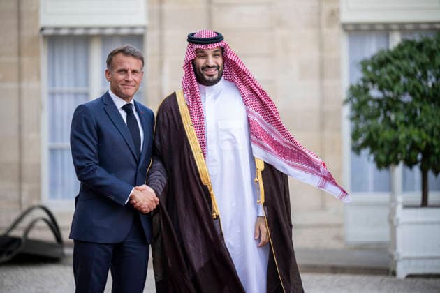 France: Emmanuel Macron welcomes Prince Mohammed bin Salman to Paris