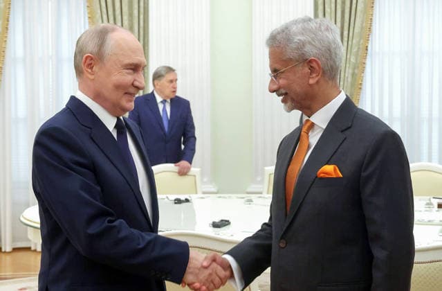 Russia: Vladimir Putin welcomes Subrahmanyam Jaishankar to Moscow