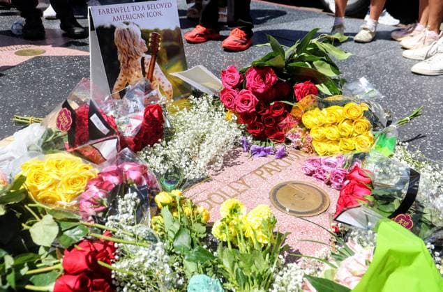 USA: Mourning Dolly Parton