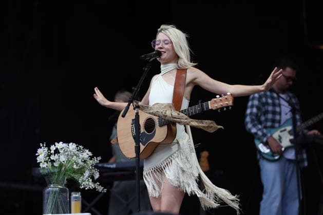Music, Leeds Festival, Maisie Peters