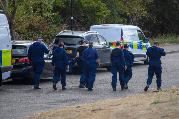 United Kingdom: Police investigate discovery of human remains in Feltham, London