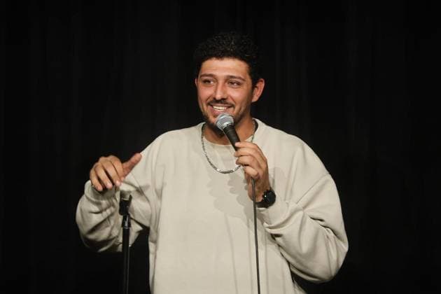 Celebrity, Arts, Abdul Kader Chahin’s performance in Duisburg