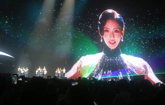 Music: AI star Yuri’s performance in Shanghai