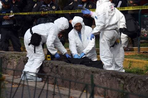 Mexico City, finding a girl's body in a travel bag