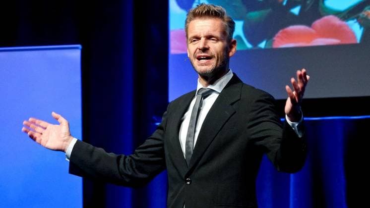 Celebrity: Florian Schroeder’s performance in Gelsenkirchen