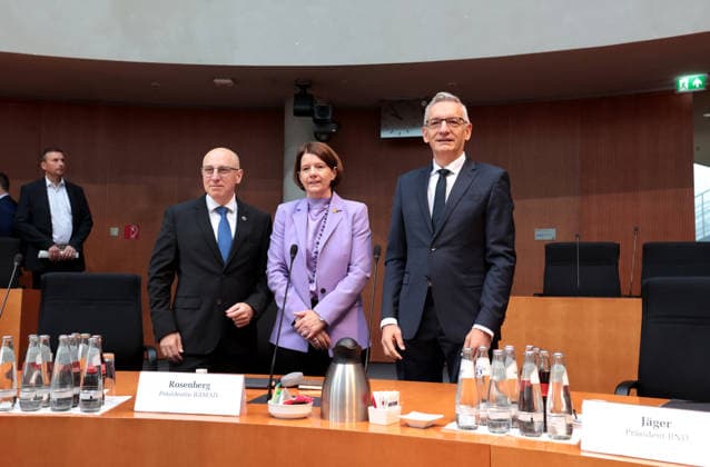 Berlin, Public hearing of the Parliamentary Oversight Committee