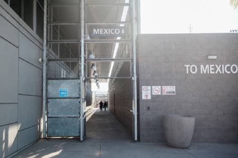 USA, San Ysidro Port of Entry, border crossing to Mexico
