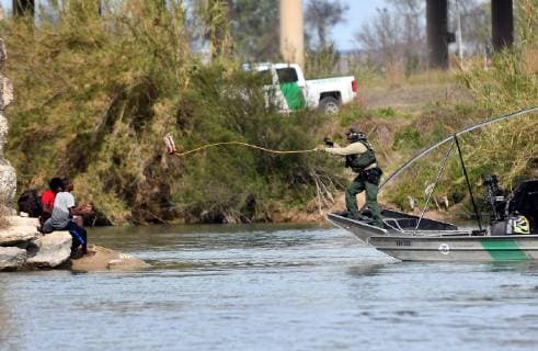 Mexico, Migrants from Central America at the Rio Grande