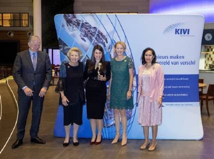 Veldhoven, Princess Beatrix and Princess Mabel during an award ceremony