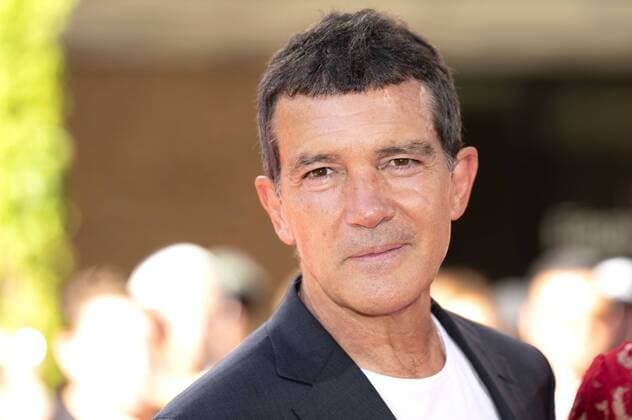 Antonio Banderas receives European Film Award for his role in Pain and Glory